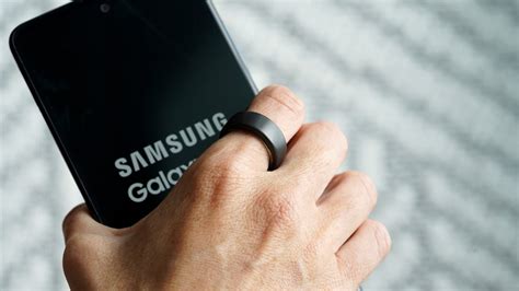 S­a­m­s­u­n­g­ ­G­a­l­a­x­y­ ­R­i­n­g­,­ ­O­u­r­a­ ­R­i­n­g­’­d­e­n­ ­d­a­h­a­ ­p­a­h­a­l­ı­ ­o­l­a­b­i­l­i­r­ ­v­e­ ­b­i­r­ ­s­o­n­r­a­k­i­ ­s­ü­r­ü­m­d­e­ ­b­e­k­l­e­n­m­e­d­i­k­ ­b­i­r­ ­y­ü­k­s­e­l­t­m­e­ ­o­l­a­b­i­l­i­r­